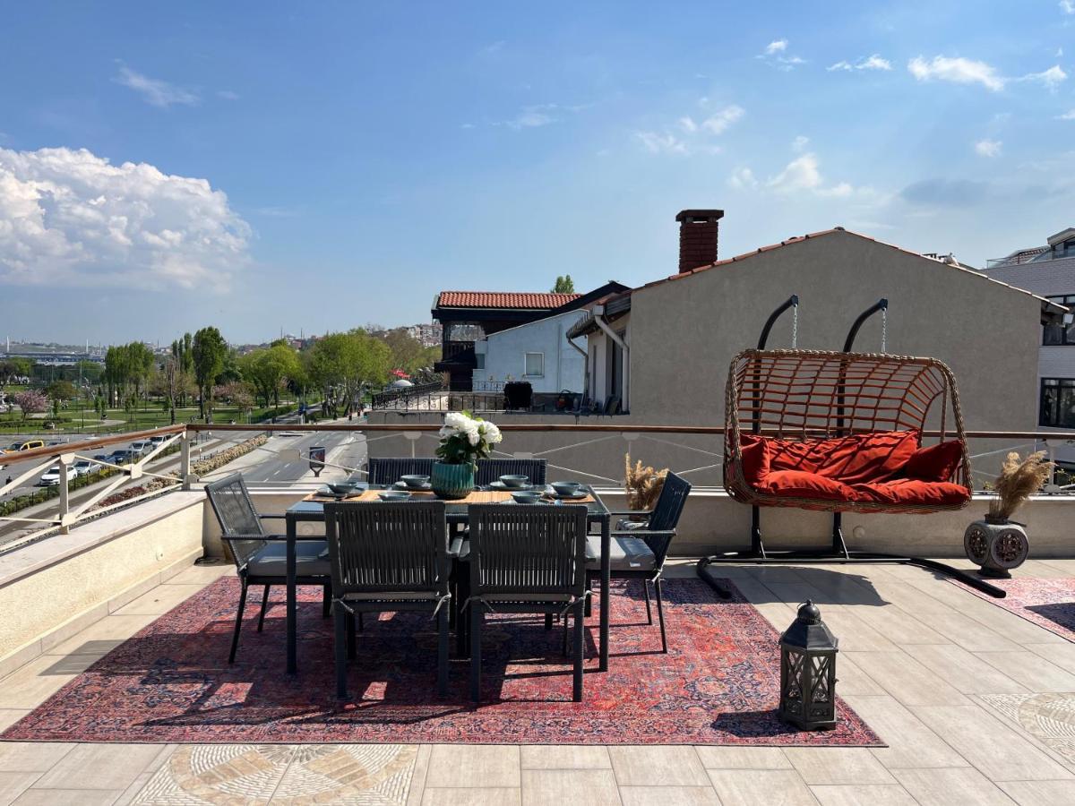 Waterfront Apartment By The Tram - Terrace With Dome & Golden Horn View In Fatih Istambul Extérieur photo