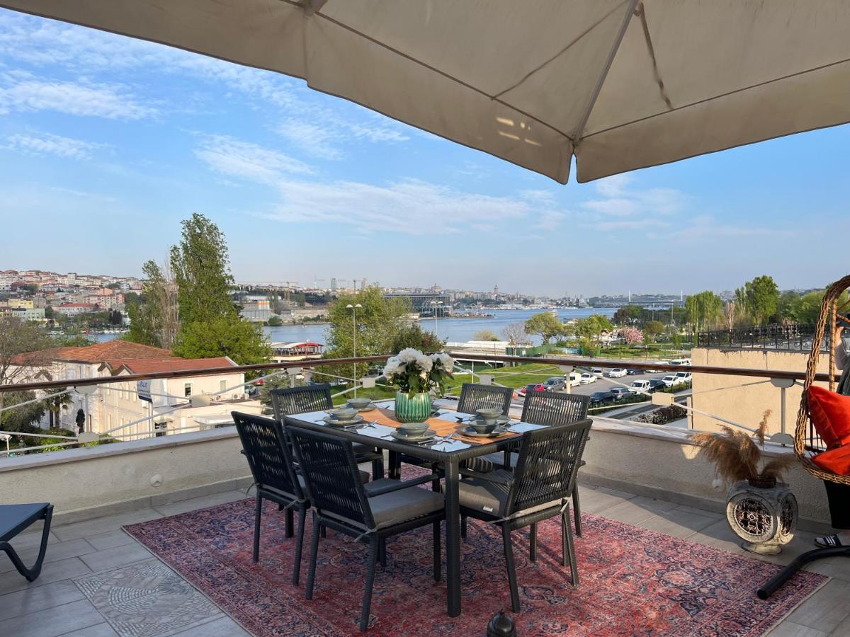 Waterfront Apartment By The Tram - Terrace With Dome & Golden Horn View In Fatih Istambul Extérieur photo