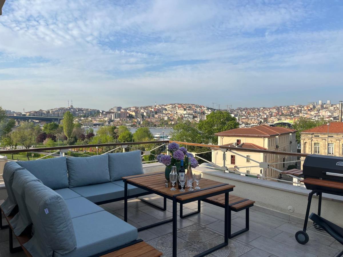 Waterfront Apartment By The Tram - Terrace With Dome & Golden Horn View In Fatih Istambul Extérieur photo